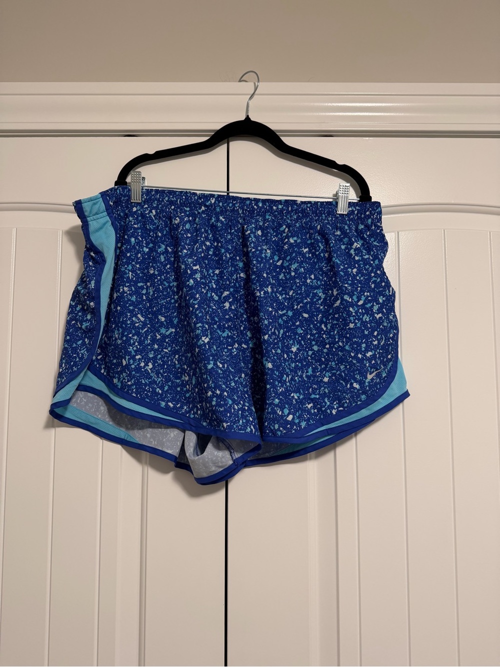 Nike Women’s Blue Printed Athletic Shorts